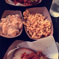 Mon Dinner: Nash Hot Chkn: cauliflower wings, Mac n cheese, & potato salad  at The BE-Hive in Nashville