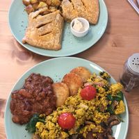 Big Brekkie and Wellington Pie.  at Fuzzy Wombat's Kitchen in Port Noarlunga