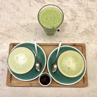 Matcha lattes and green smoothie  at Bohl in Barcelona