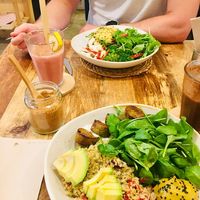 Amazing salad bowls & smoothies 😍 at Bohl in Barcelona