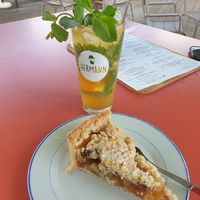 Lemonade and vegan apple streusel cake at Hermann in Freiburg