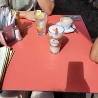 Iced Oat Latte, Cappuccino, Lemon-Ginger-Lemonade at Hermann in Freiburg