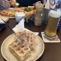 Vegane Waffeln, Puderzucker&Zimt  at Hermann in Freiburg