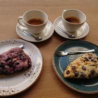 Vegan scones and coffees at Julia Bakery in Malaga