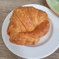 Vegan croissant at Rosalía in Florence
