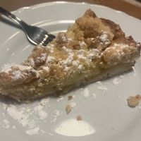 Tarta manzanaa  at Cafe Madrigal in Valencia