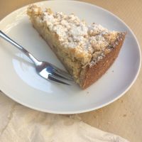 Tarta de manzana at Cafe Madrigal in Valencia