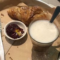 Veganes Croissant   at Gartensalon in Munich