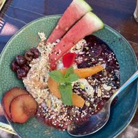 Porridge mit Obst und Kompott  at Gartensalon in Munich