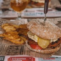 Soy Burger with Potato Chips at La Taberna Mediática in Aguilas