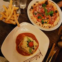 Pizza & lasagne at La Caverna in Dublin
