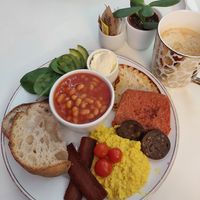 Full Scottish breakfast with spiced Pumpkin Laté at Naked Bakery in Edinburgh