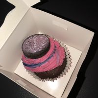 The cookies and cream cupcake 🤤 at Naked Bakery in Edinburgh