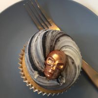 White chocolate raspberry cupcake 🧁  at Naked Bakery in Edinburgh