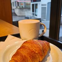vegan croissant at Starbucks - Rue du Mont-Blanc in Geneva