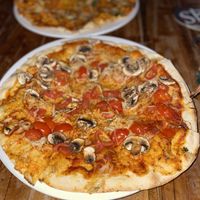 Vegan cheese cherry tomato & mushrooms at Station Bar & Woodfired Pizza in Katoomba