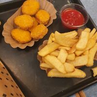 Golden Nuggets & Pommes at Swing Kitchen - Rosenthalerstraße in Berlin