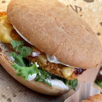 Pink burger at Swing Kitchen - Rosenthalerstraße in Berlin