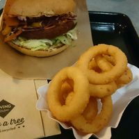 Vegan cheese burger and onion rings at Swing Kitchen - Rosenthalerstraße in Berlin