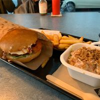 Chilli burger , fries and coleslaw  at Swing Kitchen - Rosenthalerstraße in Berlin