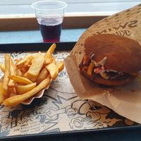 Cheese burger with fries at Swing Kitchen - Rosenthalerstraße in Berlin