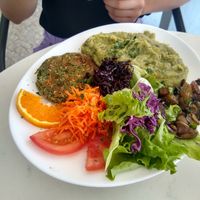 Vegan burger plate at Cantinho da Regina in Sesimbra