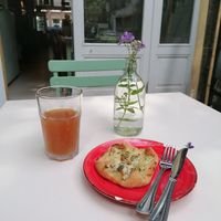 Homemade kombucha and Feta/spinach pie at Little Plant Pantry in Amsterdam