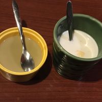 Black tofu pudding and almond tea at Lǐ Lái Jū Shū Shí in Taichung