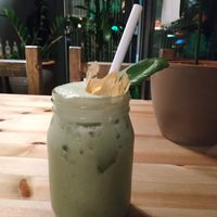 Banana-matcha shake (soy milk) at H2 - Be Veggie - VegUp in Berlin