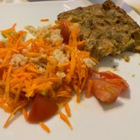 Take away (potato quiché with salad) at Hevalê in Rosario