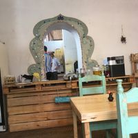 Counter and kitchen at El Jardín de Buda in Loja