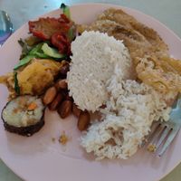 Rice with food from the buffet (tofu, beans,..) at Chin Hua Vegetarian Food in Malacca