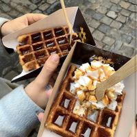 left: maple syrup / right: liège syrup and whipped cream at VeganWaf in Brussels