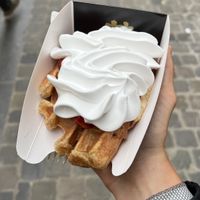 Chantilly et fraises   at VeganWaf in Brussels