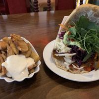 Vönerteller- groß, frisch und lecker  at Zum glücklichen Bergschweinchen in Kassel