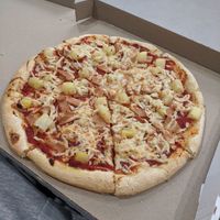 Hawaiian Pizza at Loving Hut in Northbridge