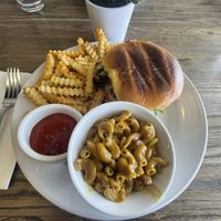 Chicken sandwich and Mac and cheesee  at Can't Believe It's Vegan  in Westerville