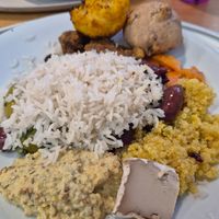 Such a pleasure to eat at this place. Everything is SO good and well seasoned. And the buffet is more than 90% vegan! at Tibits in Lausanne