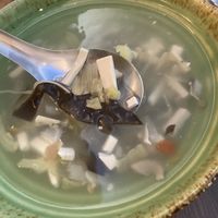 Complimentary tofu, tomato, cabbage, and black woodear soup at Qǐ Ruò Yǎ in Taichung