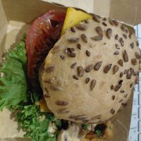 Vegan Kräuterraucher with glutenfree bun at Hans im Glück in Frankfurt