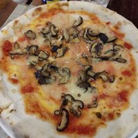 Mushroom pizza with vegan cheese at La Pizzeria in Koh Tao