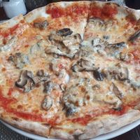 Pizza Funghi at La Pizzeria in Koh Tao