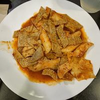 Tteokbokki with odeng ("fish" cake) and hot bar at Maru JaYeonSik Kimbap in Seoul