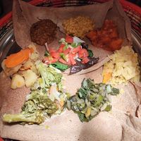 Combinados veganos (lentejas y garbanzos) at Addis Abeba in Barcelona