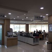 The buffet with the tables. You pay before on the left at Sangrokwon Chaesikdang in Seoul
