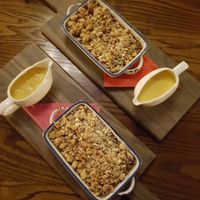 Apple and Quince Crumble with Custard💗100! VEGAN💗so satisfying. at The Apple Tree in London