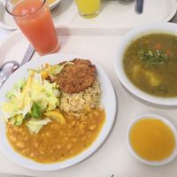 Vegetables soup and main dish at Nutricentro El Vegetariano in Cali