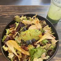Summer salad and green juice at Hammock Juice Station in Barcelona