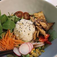 Bowl with fried tofu at Vegan Village in Hannover