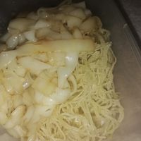 Noodles a cui vanno aggiunte le verdurw at Happy Sambodi Vege Restaurant in Kuala Lumpur